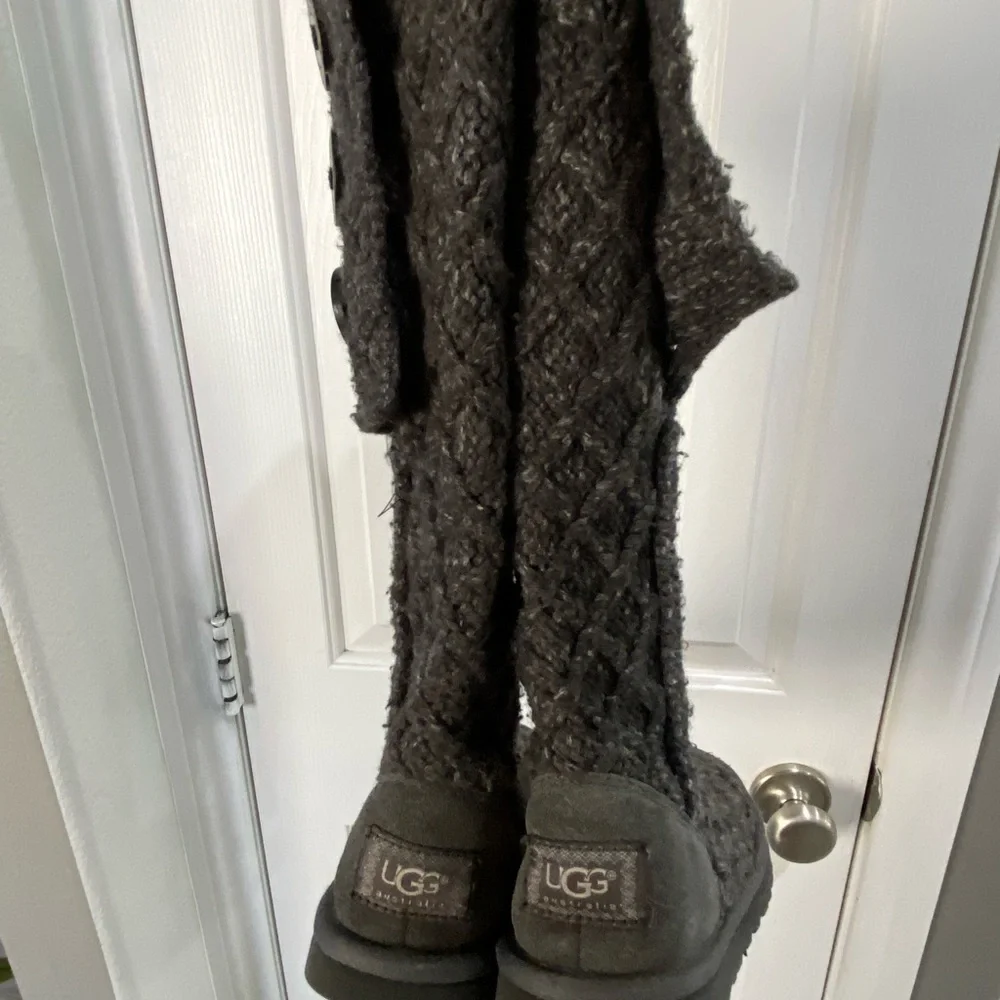 UGG knit detail boots size 5